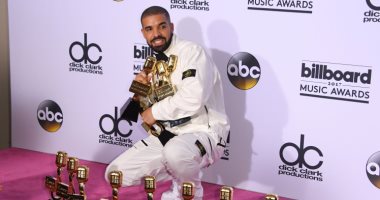 بالصور.. دريك وبيونسيه يسيطران على جوائز "Billboard Music Awards" لعام 2017