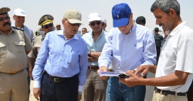 محافظ قنا يقود حملة مكبرة لإزالة التعديات على أراضى أملاك الدولة