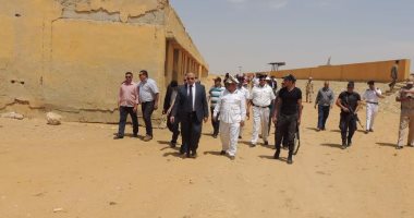  إزالة التعديات على أراضى المزارع السمكية بالسويس 