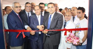 بالصور..رئيس جامعة المنصورة يضع حجر الأساس لوحدة زراعة النخاع بمركز الأورام