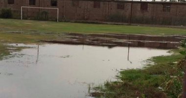 غرق نادى اتحاد المنزلة بالدقهلية فى مياه الصرف.. وقارئ يستغيث بوزير الشباب