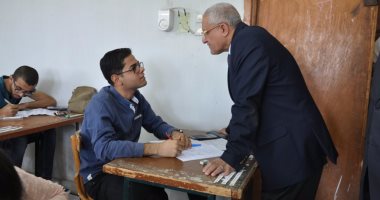 بالصور ..رئيس جامعة المنيا يتفقد امتحانات كلية الهندسة