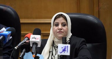 رسوم الكتب و"الباص" باب خلفى لاستغلال أولياء الأمور.. "التعليم" تحذر المدارس الخاصة من أى زيادة غير قانونية.. وتمنع بيع المدارس للزى.. ومسئولة التعليم الخاص: مراجعة الكتب الدولية قبل دخولها المدارس