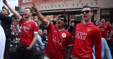 بالفيديو.. جماهير مانشستر يونايتد تسب تنظيم داعش قبل نهائى "يوروباليج"