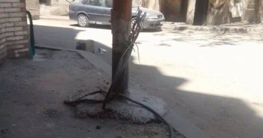 قارئ يشكو من كابلات كهرباء مكشوفة فى حى الساحل