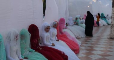 بالصور. .محافظ كفر الشيخ يوزع 100 جهاز عروسة.. و100 ألف جنيه للأسر الفقيرة