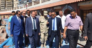 بالفيديو والصور .. محافظ الاسكندرية يتفقد أعمال ترميم كبائن ستنالى 