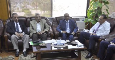 رئيس جامعة قناة السويس يستقبل اللجنة المانحة للأيزو
