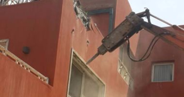 "الرى" تزيل فيلا لمستثمر عربى  بالمنيب اشتراها من فاروق حسنى