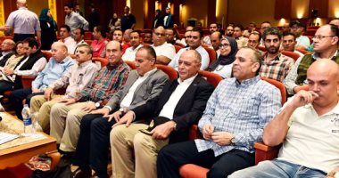  بالصور.. مميش يستقبل وفداً من القيادات والعاملين بالهيئة العامة الاقتصادية 