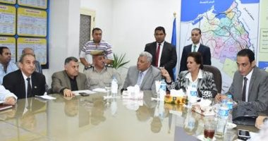 محافظ البحيرة تجتمع مع مدير الأمن لمتابعة حملات إزالة التعديات 