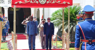 الرئيس السيسى يستقبل نظيره الغينى فى قصر الاتحادية ويستعرضان حرس الشرف