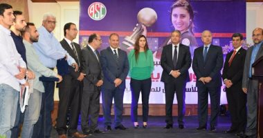 وزير الرياضة ينشر صور تكريم نور الشربينى بطلة العالم فى الإسكواش بالإسكندرية