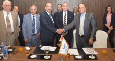 بنك التنمية الصناعية وشركة الفيوم يوقعان اتفاق تمويل مد خطوط الغاز للمنازل