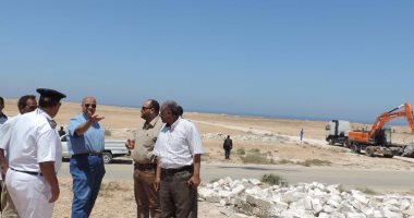 بالصور.. مدير أمن مطروح يقود حملة لإزالة التعديات على أراضى الدولة بعجيبة