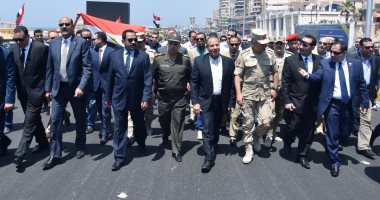 بالفيديو والصور.. محافظ الإسكندرية يهنئ الأهالى بافتتاح كوبرى مصطفى كامل