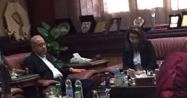وزيرة التضامن تغادر المنيا وتتجه إلى معهد ناصر لزيارة المصابين