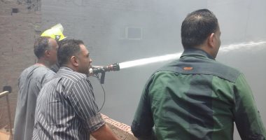 إخماد حريق شب بمحول كهرباء دون إصابات بأسوان