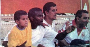 شاهد.. انفعال الراحل "إبراهيم يوسف" نجم الزمالك على الدكة