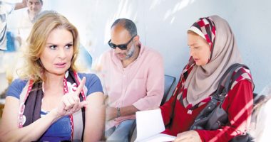 يسـرا لـ"اليوم السابع": أنا خدامة لقمة عيشى.. لا أنافس إلا نفسى وأثق فى المخرج هانى خليفة وخلافى معه غير حقيقى.. أناقش عالم الخدم فى «الحساب يجمع».. و«سعدية» مفتاح شخصية «نعيمة» بلبس زيها وأتكلم بطريقتها