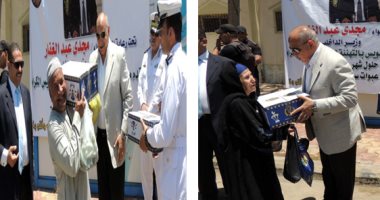 بالصور.. "الداخلية" توزع كراتين رمضان المجانية فى أول أيام الشهر الكريم
