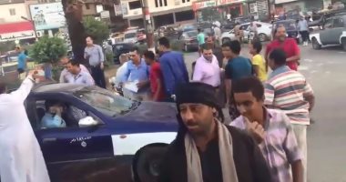 رادار الخير.. بالفيديو.. ضباط شرطة فى سوهاج يوزعون الإفطار على الصائمين