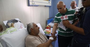 بالصور.. سائق أتوبيس المنيا يكشف كواليس الحادث الإرهابى.. عم بشرى: "كانوا بيقتلوا الرجال والأطفال الذكور.. وهنروح الدير تانى من نفس الطريق".. ومساعد الأنبا بسنتى: لو حرقوا الكنائس هنصلى فى المساجد