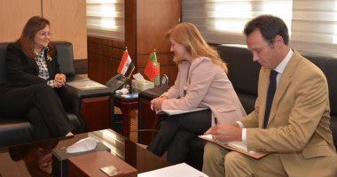 وزيرة التخطيط: الإصلاح الإدارى ورفع قدرات العاملين أولوية لتقديم الخدمة بسرعة
