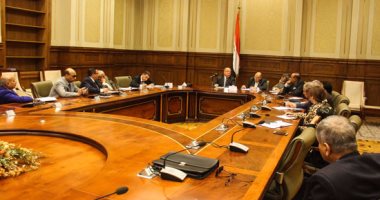 "دفاع البرلمان" توافق بالأغلبية على "تعيين الحدود".. رئيس اللجنة: الوثائق تثبت وقوع جزيرتى "تيران وصنافير" فى المياه الإقليمية للسعودية.. ويؤكد: نحن لا نفرط فى شبر من أرض مصر ولا نطمع أيضا فى سنتيمتر ملك الغير