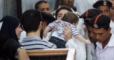 قاضى "فض رابعة" يسمح لنجل الرئيس المعزول بمقابلة شقيقه ونجله وزوجته فى حرم المنصة