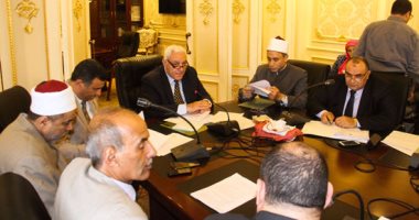 اللجنة الدينية بالبرلمان تطالب بإصدار قانون تنظيم الفتوى العامة قبل انتهاء دور الانعقاد الحالى.. وتؤكد: سيقضى على الفتاوى المتطرفة ومخالفته تستوجب العقاب.. ومطالب بالسيطرة على المساجد والزوايا