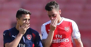 بالصور.. أوزيل يُلمح للانضمام إلى مانشستر سيتى