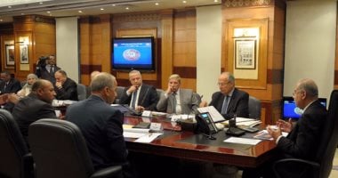 رئيس الوزراء يعقد اجتماعا مع عدد من المحافظين لمتابعة استرداد أراضى الدولة