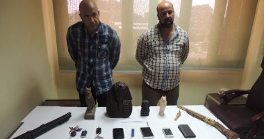 محامى وممرض وعاطل ينصبون على صاحب مصنع فى مليون جنيه بسبب آثار 