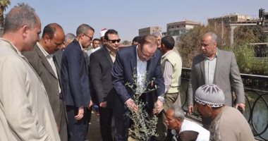 بالصور.. المسجد والكنيسة يطلقان مبادرة "بنى سويف بلد السلام".. غرس 25 ألف شجرة زيتون وتنظيم 23 لقاء لتصحيح المفاهيم.. إمام المسجد: الإرهاب لا يفرق بين مسلم ومسيحى.. وكيل المطرانية: ندوات لمواجهة الفكر المتطرف