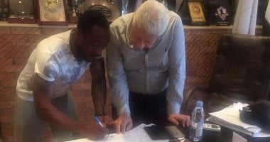 ننشر صورة توقيع "أشيمبونج" للزمالك