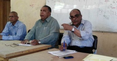 بالفيديو والصور.. وكيل تعليم الأقصر يبحث استعدادات امتحانات الثانوية العامة