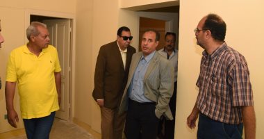 بالصور ..محافظ الإسكندرية يتفقد تعاونيات العامرية تمهيدا لنقل المتضررين من عقار الأزاريطة