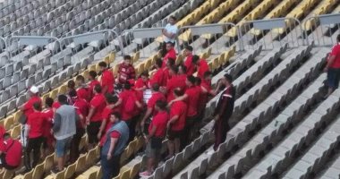 بالصورة.. الجالية الجزائرية تساند اتحاد العاصمة أمام الزمالك