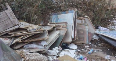 بالصور.. "فنون جميلة الإسكندرية" تتحول لـ"مقلب قمامة"