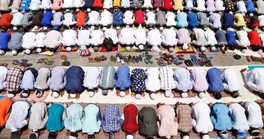 بالصور.. توافد آلاف المسلمين فى الهند لصلاة أول جمعة فى رمضان