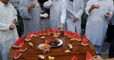 مسلمو العالم يحتفلون بثامن أيام شهر رمضان الكريم