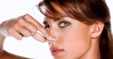  لأصحاب الأنف الكبير .. حيلة ذكية لتصغيرها بمواد طبيعية 