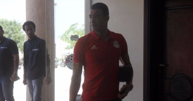 الحضرى: "أنا اللى صحيت المحمدى وكهربا عشان ميعاد المعسكر"