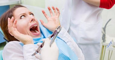 طبيبة روسية تخلع 22 سنا سليمة من فم مريضة لتركيب طقم صناعى بـ14 ألف دولار