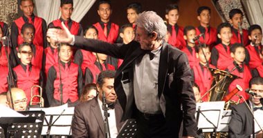 بالفيديو والصور.. سليم سحاب وفريق كورال أطفال مصر يتألقون بحفل "العمل الدولية" 