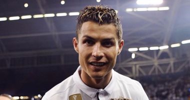 بعد التتويج بدورى الأبطال .. رونالدو يحتفل بالبطولة الرابعه مع نجله