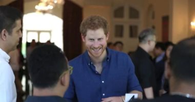 الأمير هارى يزور سيركا فى مشروع شباب زامبيا