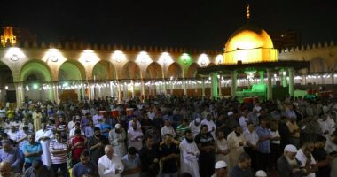 صلاة التراويح بمسجد عمرو بن العاص.. خشوع وروحانيات الشهر الفضيل