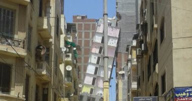 تفاصيل إحالة 3 مسئولين بحى غرب الإسكندرية للمحاكمة بسبب البرج المائل.. التحقيقات: تم بناؤه بدون ترخيص عام 2011.. وحدوث ميل 4٪ باتجاه الشارع ويتزايد بمعدلات سريعة.. الفحص: المتهمون لم يتخذوا إجراءات ضد المخالفات